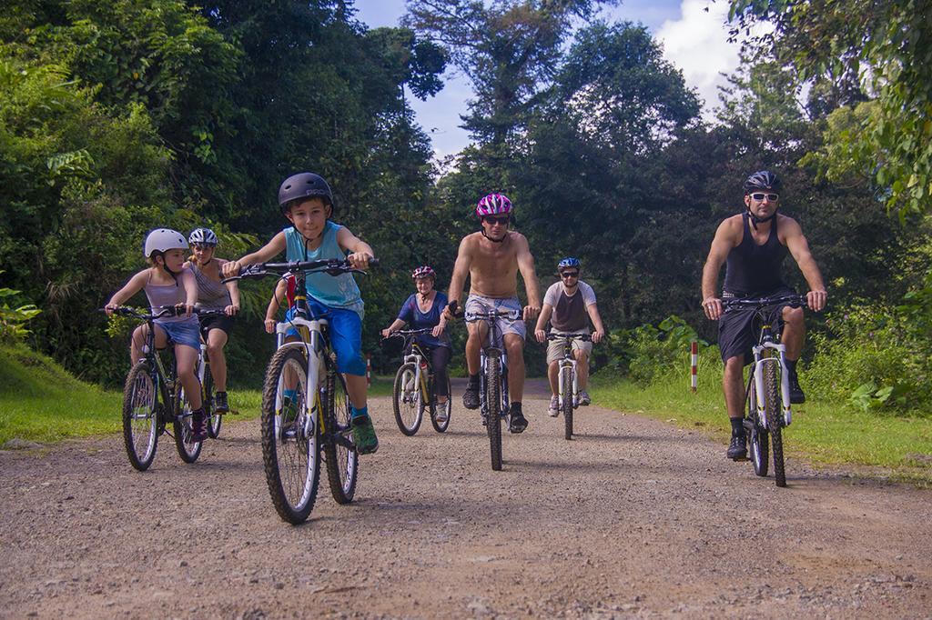 Bike And Tours Bed And Breakfast Lahad Datu Eksteriør bilde