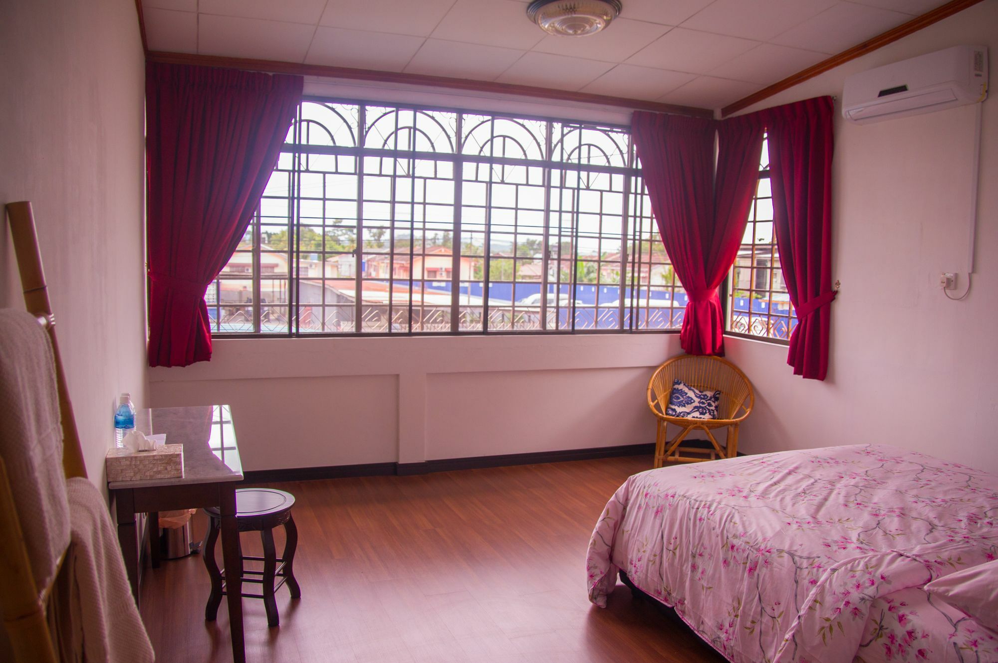 Bike And Tours Bed And Breakfast Lahad Datu Eksteriør bilde