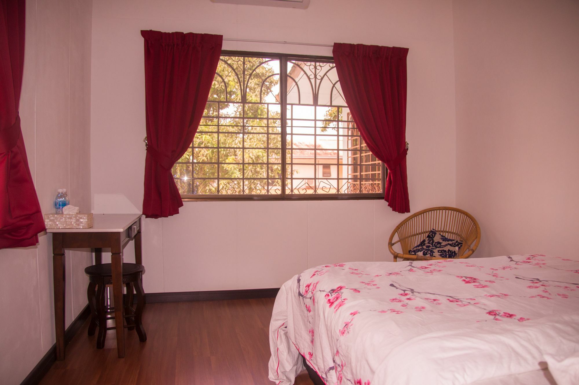 Bike And Tours Bed And Breakfast Lahad Datu Eksteriør bilde