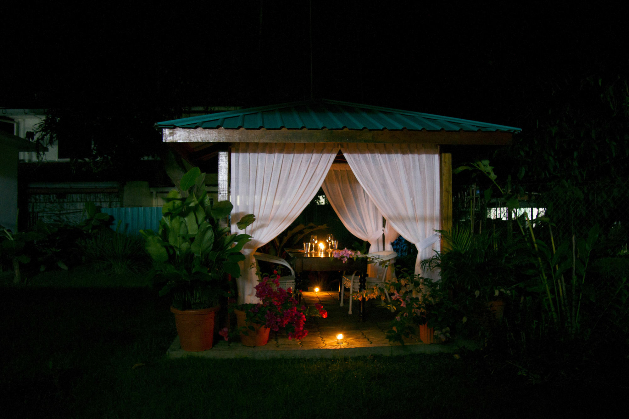 Bike And Tours Bed And Breakfast Lahad Datu Eksteriør bilde
