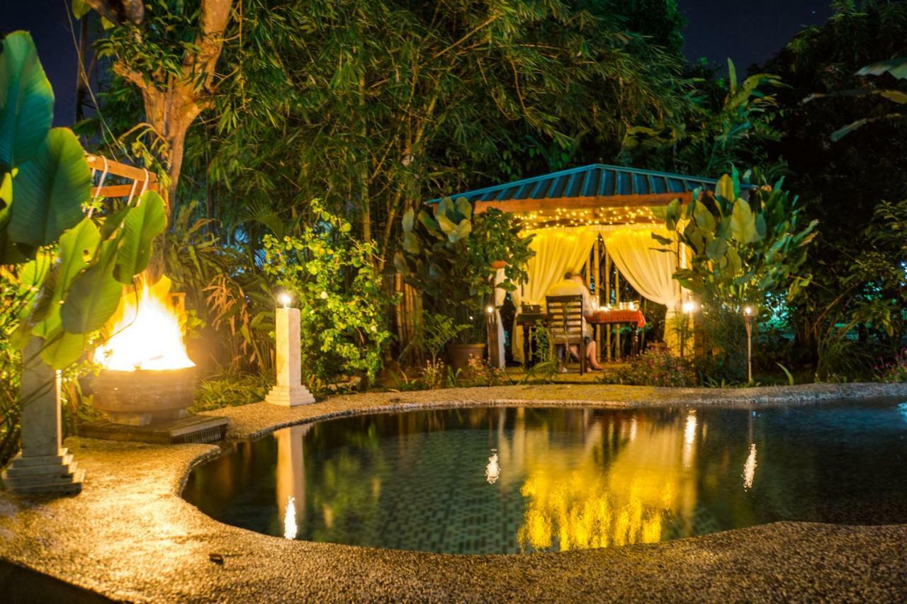 Bike And Tours Bed And Breakfast Lahad Datu Eksteriør bilde